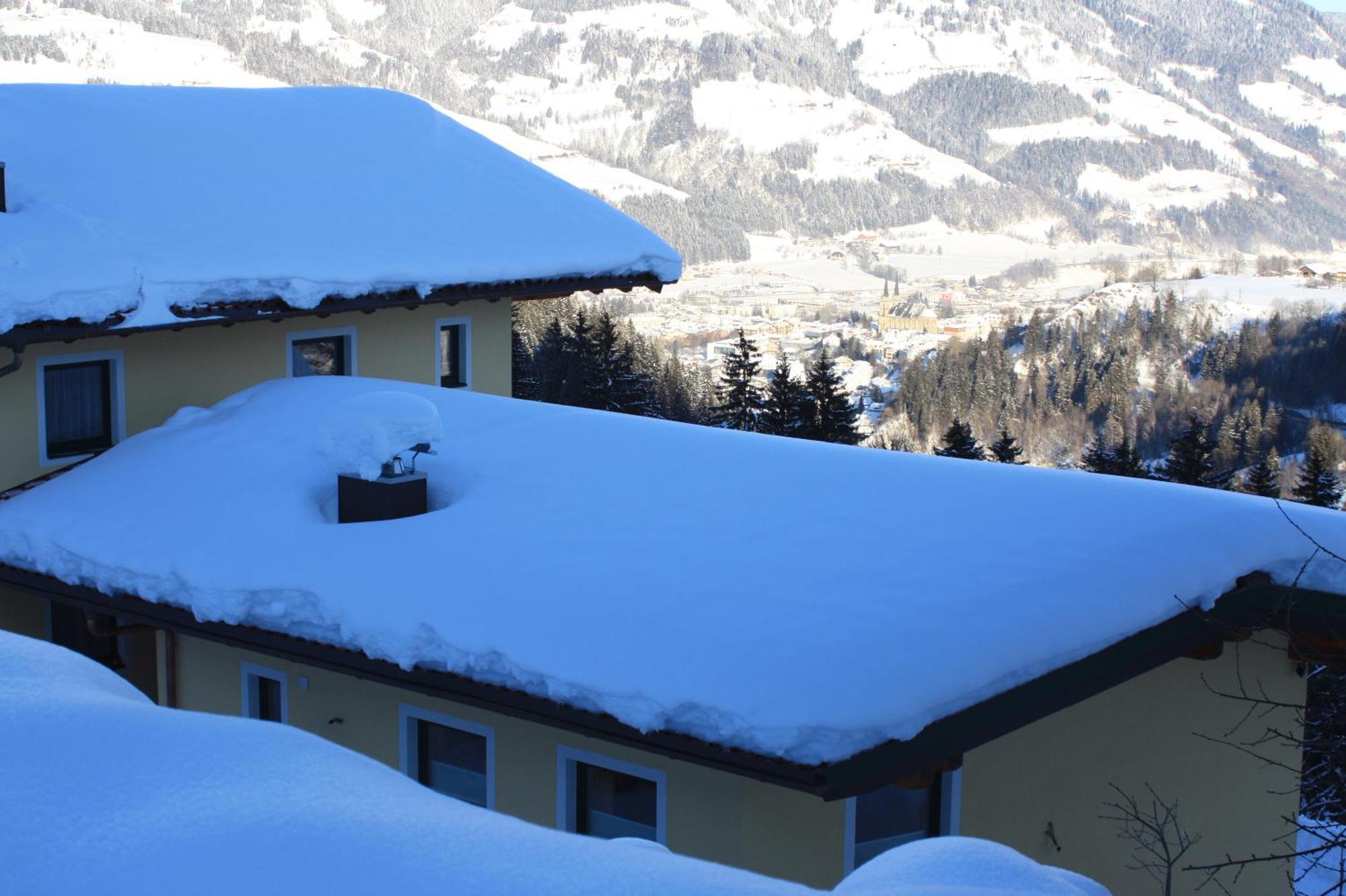 Holzlehenhof Apartment Sankt Johann im Pongau Exterior photo